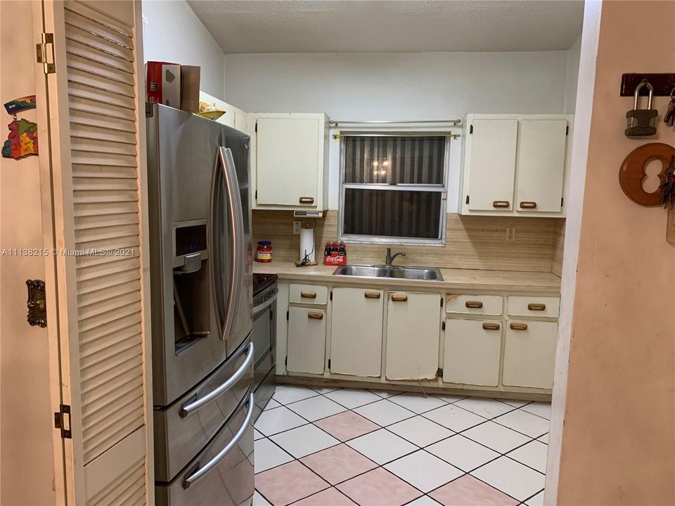 Vendido Recientemente: $304,000 (3 camas, 2 baños, 1176 Pies cuadrados)