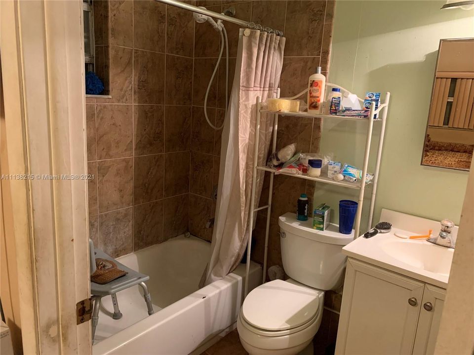 Vendido Recientemente: $304,000 (3 camas, 2 baños, 1176 Pies cuadrados)