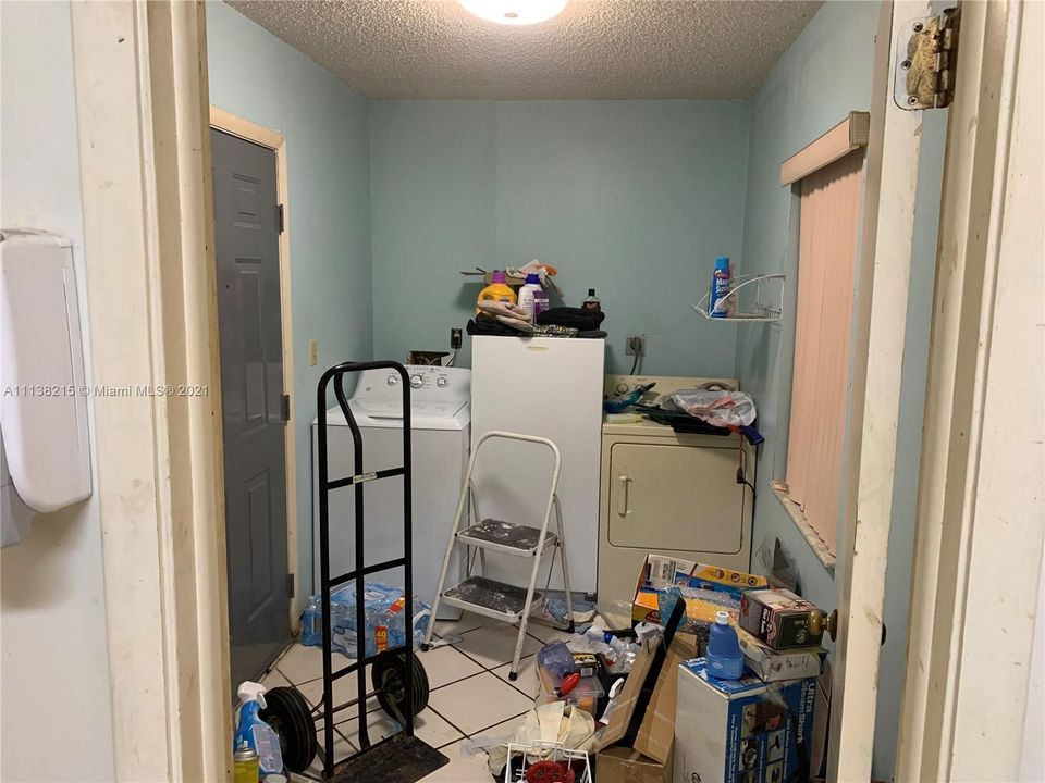 Vendido Recientemente: $304,000 (3 camas, 2 baños, 1176 Pies cuadrados)