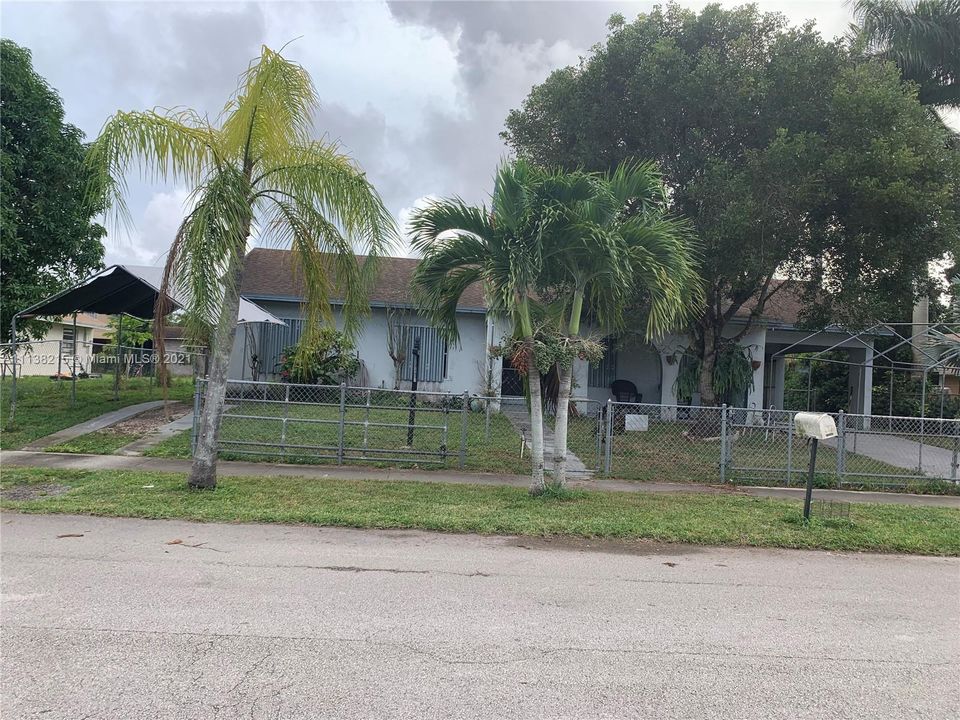 Vendido Recientemente: $304,000 (3 camas, 2 baños, 1176 Pies cuadrados)