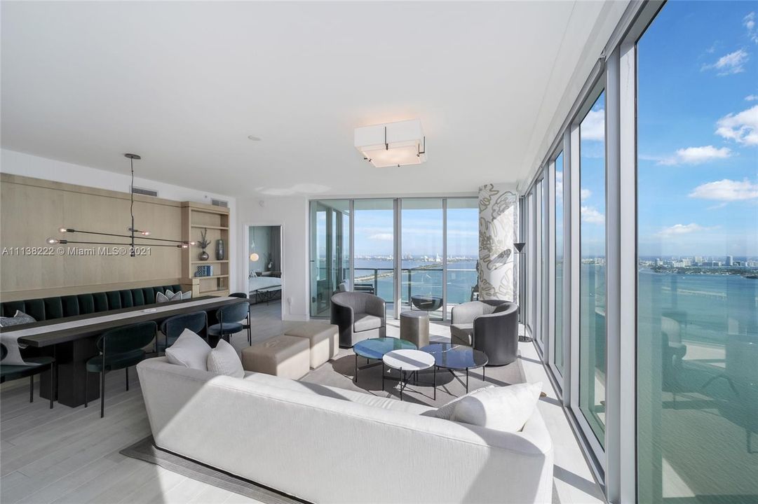 Recently Sold: $2,470,000 (3 beds, 4 baths, 1868 Square Feet)
