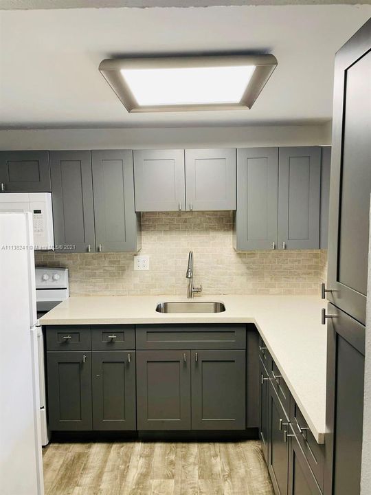 最近租的: $1,600 (2 贝兹, 2 浴室, 949 平方英尺)