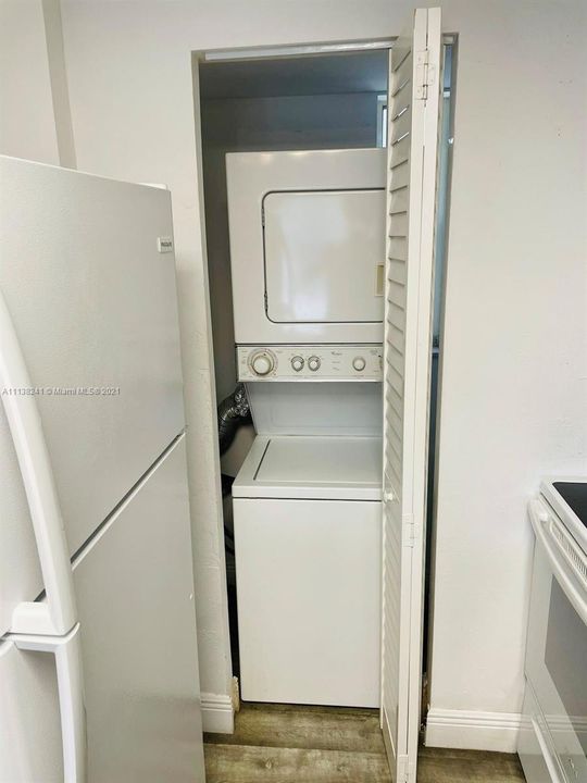 最近租的: $1,600 (2 贝兹, 2 浴室, 949 平方英尺)