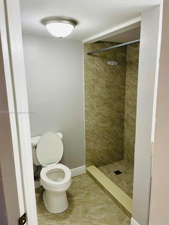 最近租的: $1,600 (2 贝兹, 2 浴室, 949 平方英尺)