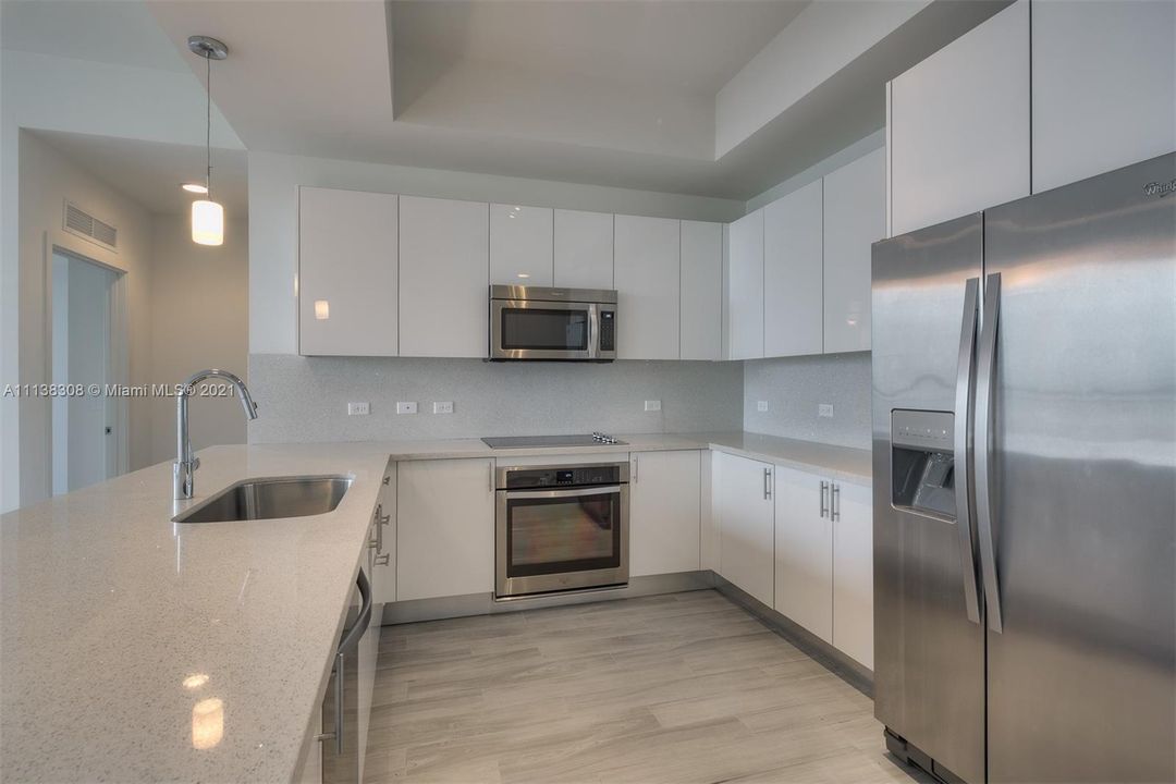 Recently Sold: $830,000 (2 beds, 2 baths, 1268 Square Feet)