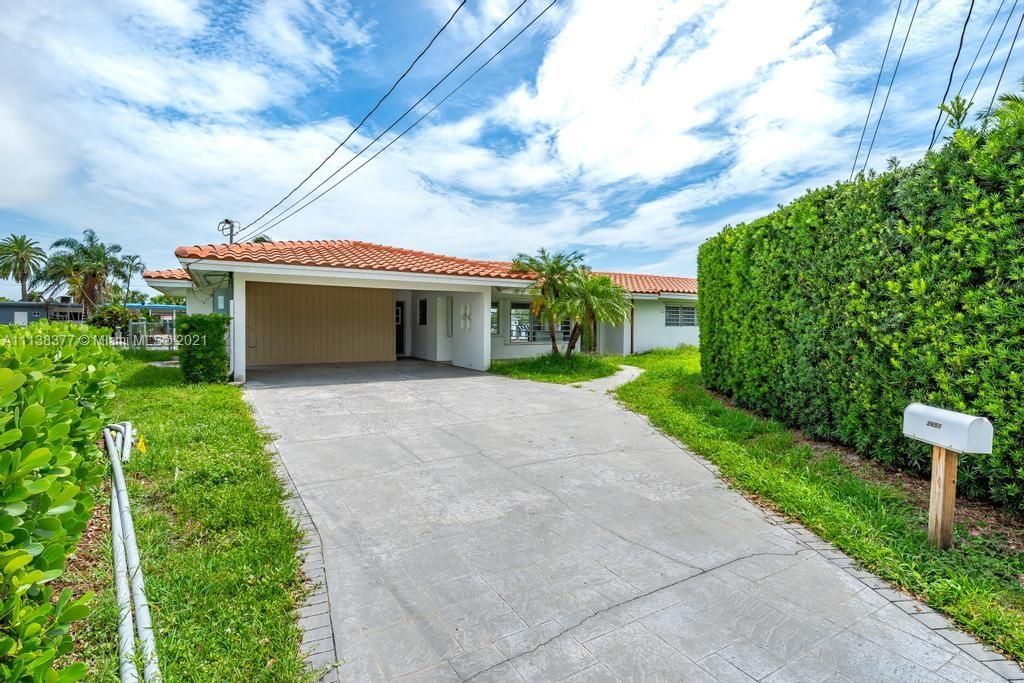 Recently Sold: $1,799,000 (2 beds, 3 baths, 2065 Square Feet)