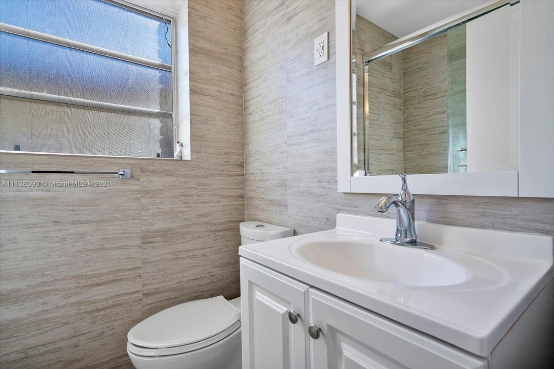 最近售出: $899,000 (2 贝兹, 2 浴室, 1494 平方英尺)