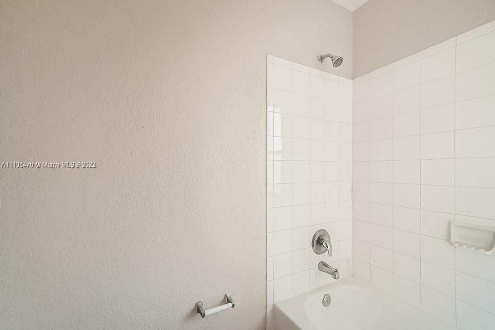 最近售出: $240,900 (3 贝兹, 2 浴室, 1548 平方英尺)