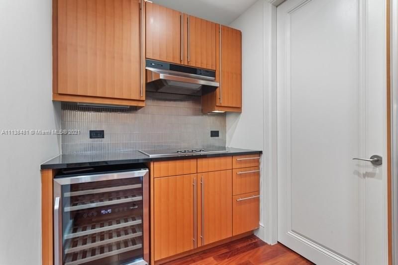 Recently Sold: $799,000 (1 beds, 1 baths, 1114 Square Feet)