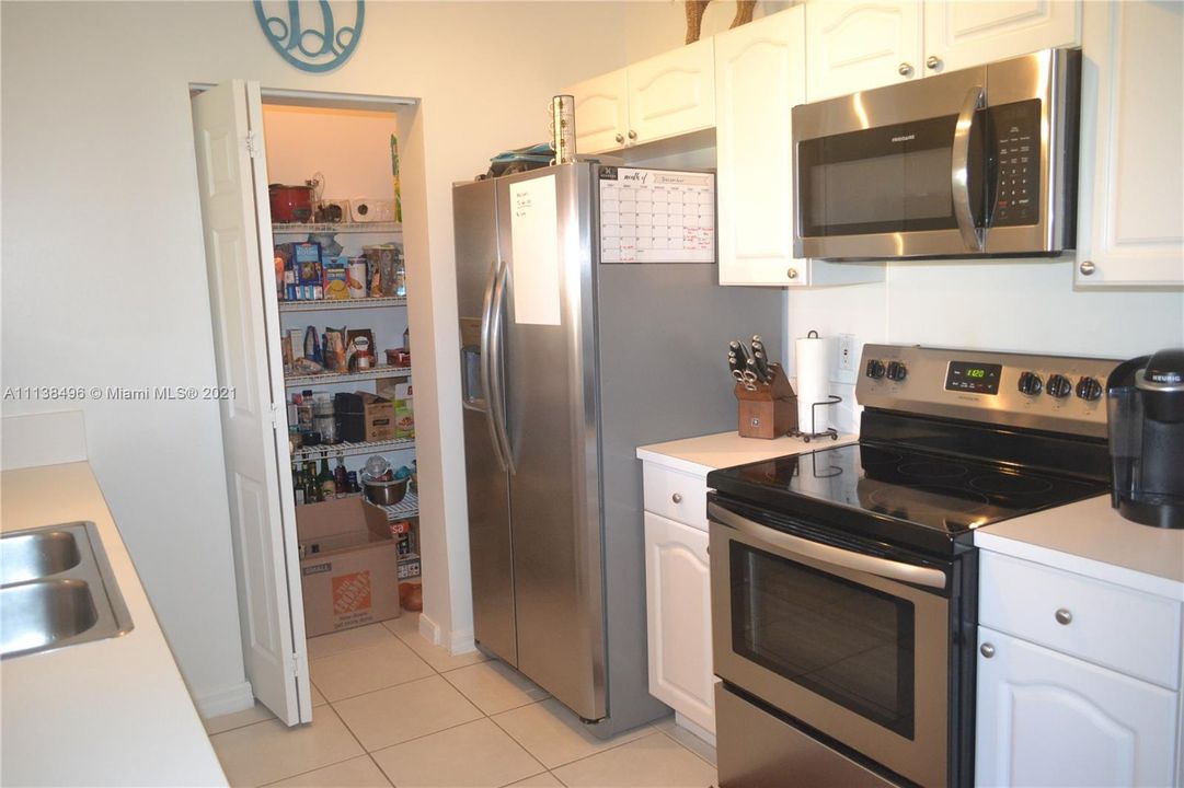 Recently Sold: $325,000 (3 beds, 2 baths, 1509 Square Feet)