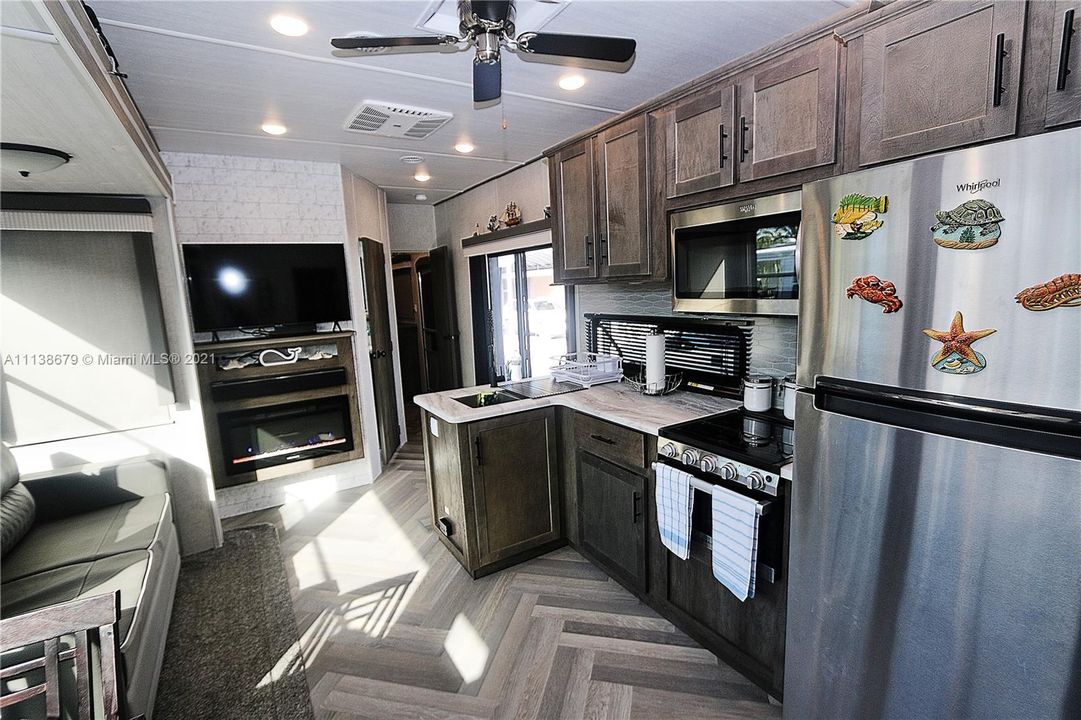 Vendido Recientemente: $349,900 (1,750.00 acres)