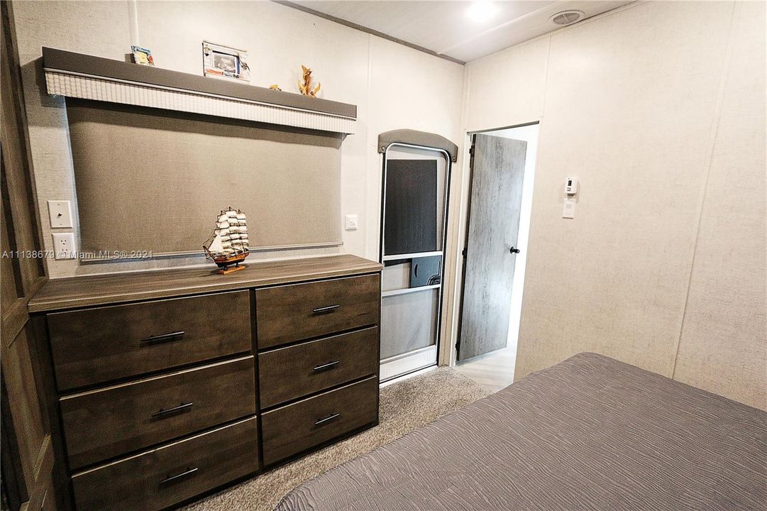 Vendido Recientemente: $349,900 (1,750.00 acres)