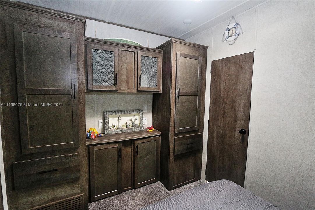 Vendido Recientemente: $349,900 (1,750.00 acres)