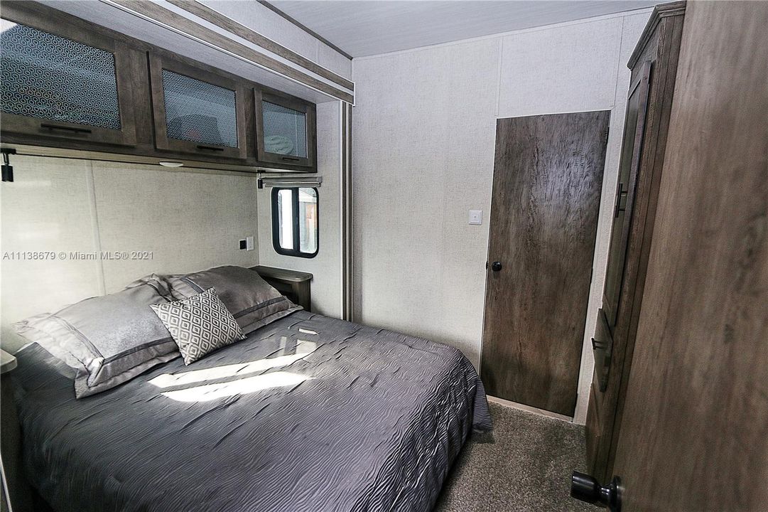 Vendido Recientemente: $349,900 (1,750.00 acres)