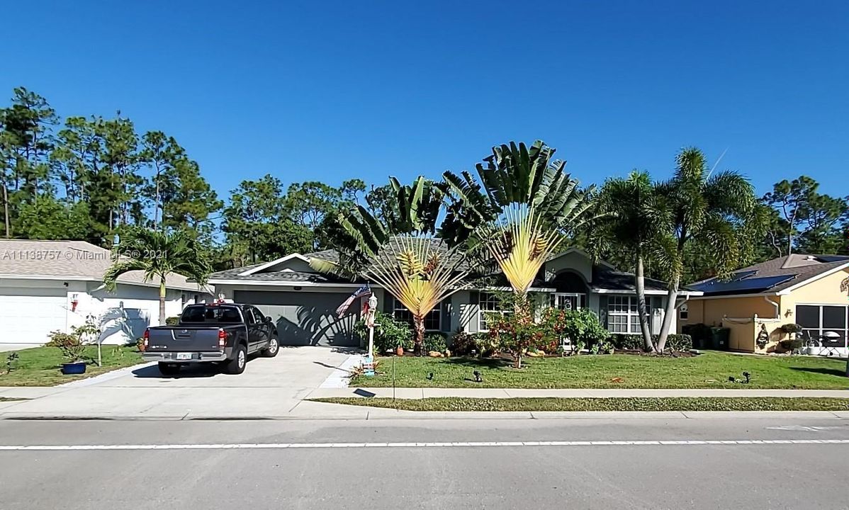 Recently Sold: $465,000 (3 beds, 2 baths, 1979 Square Feet)