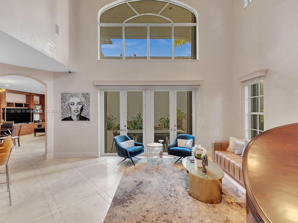 Recently Sold: $2,799,000 (5 beds, 4 baths, 4154 Square Feet)