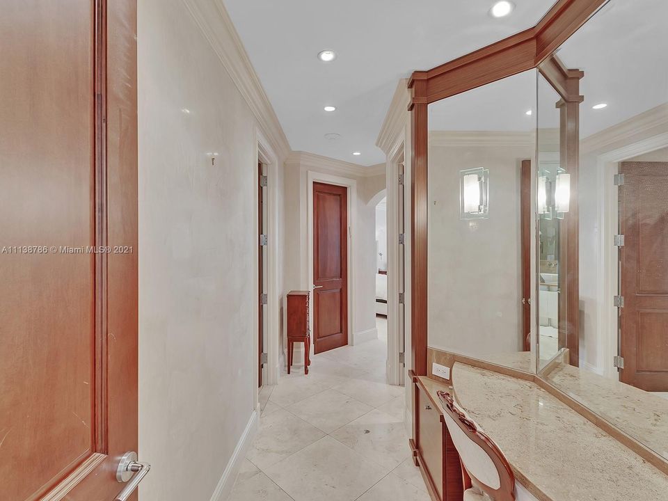 最近售出: $2,799,000 (5 贝兹, 4 浴室, 4154 平方英尺)