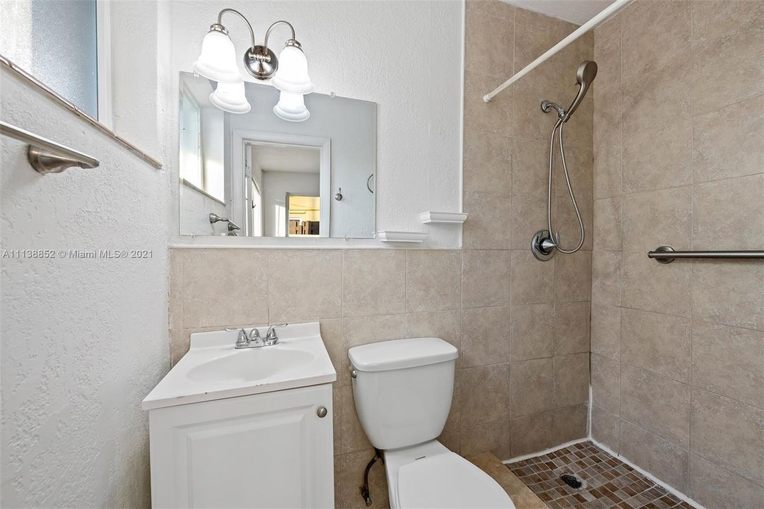 最近租的: $2,950 (3 贝兹, 2 浴室, 1144 平方英尺)