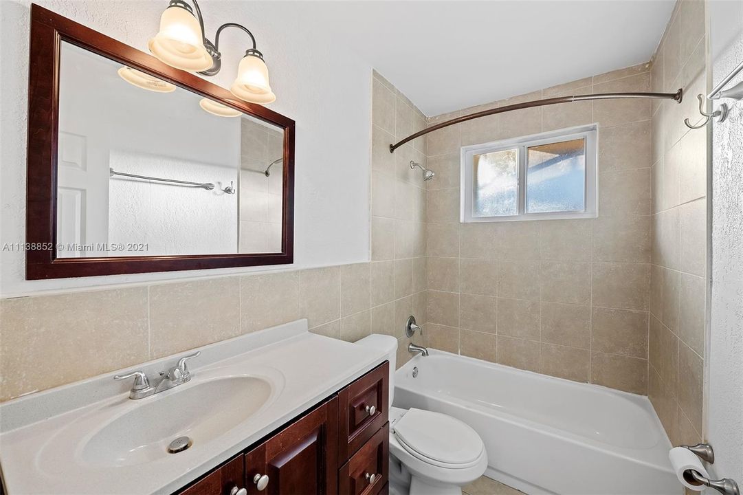 最近租的: $2,950 (3 贝兹, 2 浴室, 1144 平方英尺)