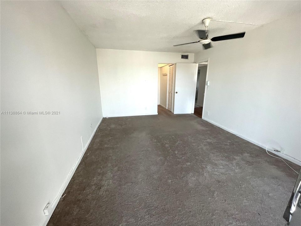 Recently Sold: $125,000 (1 beds, 1 baths, 770 Square Feet)