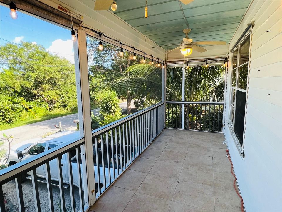 Recently Sold: $475,000 (3 beds, 2 baths, 1000 Square Feet)
