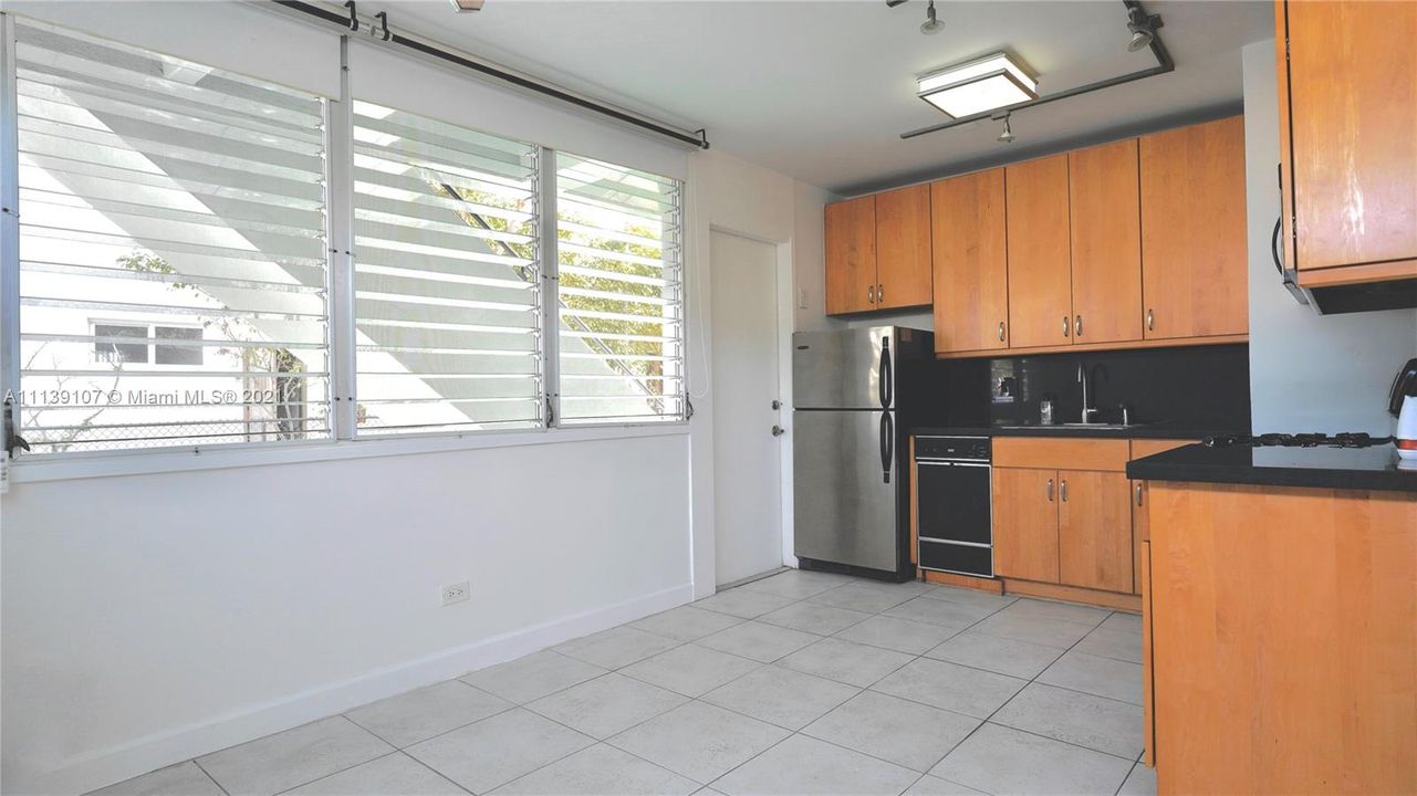 Recently Rented: $2,000 (1 beds, 1 baths, 530 Square Feet)