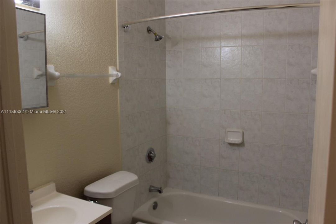 最近租的: $2,000 (3 贝兹, 2 浴室, 1263 平方英尺)