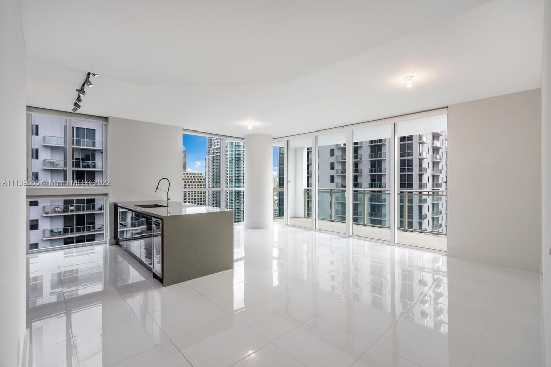 Recently Sold: $1,200,000 (3 beds, 3 baths, 1593 Square Feet)