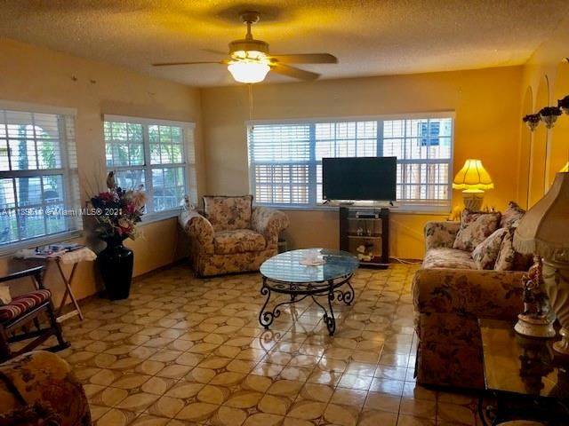 Recently Sold: $425,000 (2 beds, 2 baths, 1574 Square Feet)