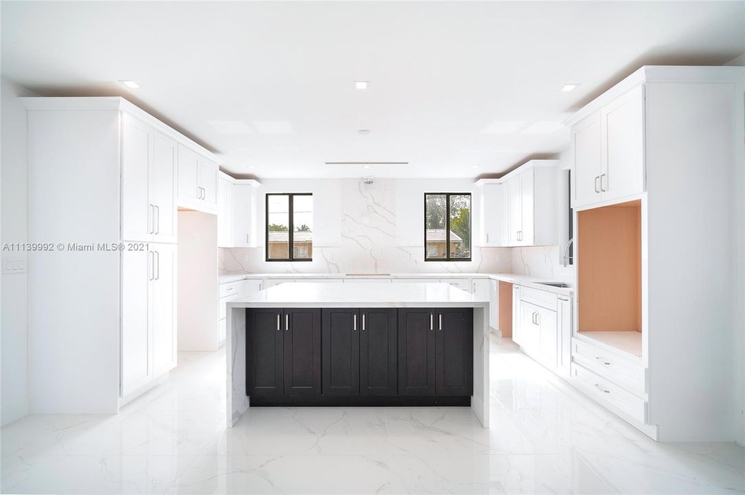 Recently Sold: $1,495,000 (4 beds, 5 baths, 3718 Square Feet)