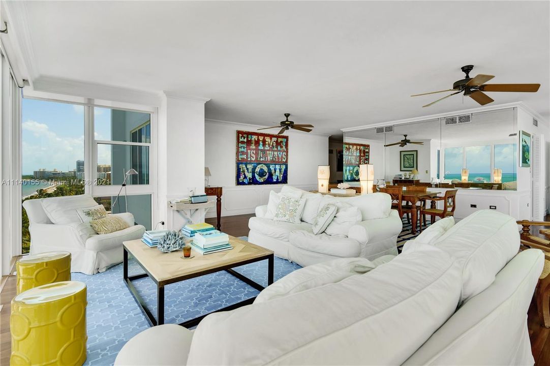 Recently Sold: $2,100,000 (2 beds, 2 baths, 1937 Square Feet)