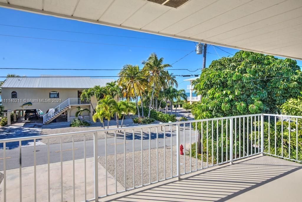 Recently Sold: $935,000 (2 beds, 2 baths, 1159 Square Feet)