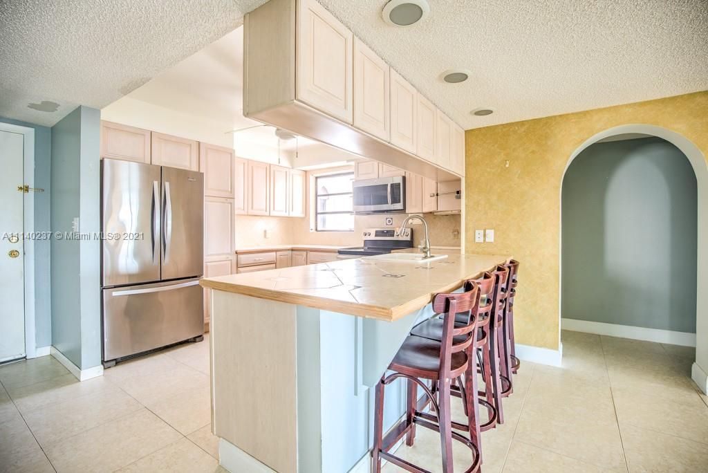 Recently Sold: $599,000 (3 beds, 2 baths, 1650 Square Feet)