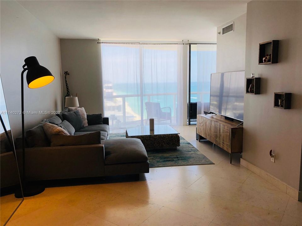Recently Sold: $1,000,000 (1 beds, 2 baths, 1151 Square Feet)