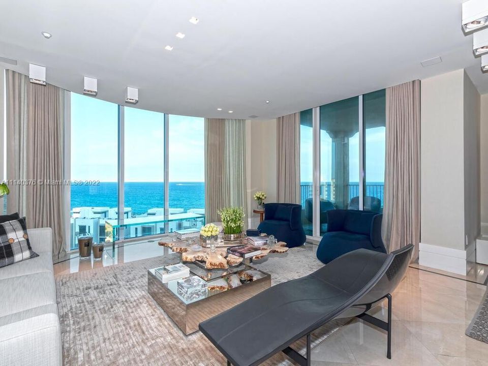 Recently Sold: $3,000,000 (3 beds, 3 baths, 2661 Square Feet)