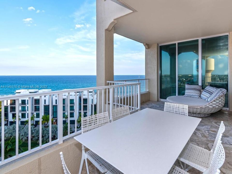 Recently Sold: $3,000,000 (3 beds, 3 baths, 2661 Square Feet)