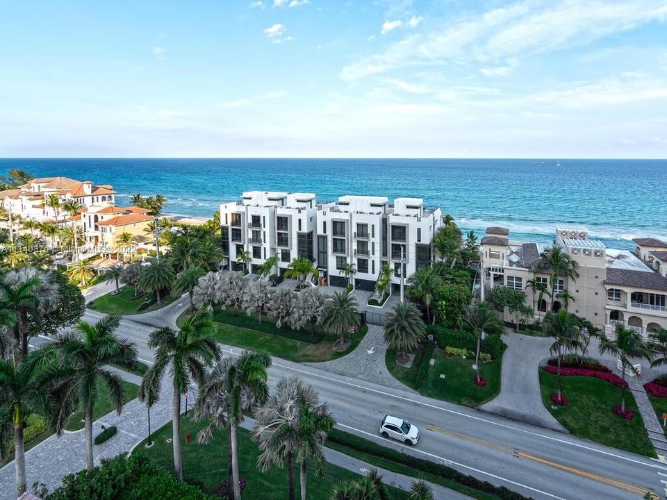 Recently Sold: $3,000,000 (3 beds, 3 baths, 2661 Square Feet)