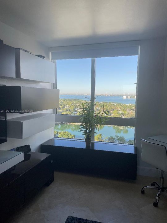 Recently Sold: $1,350,000 (2 beds, 2 baths, 1322 Square Feet)