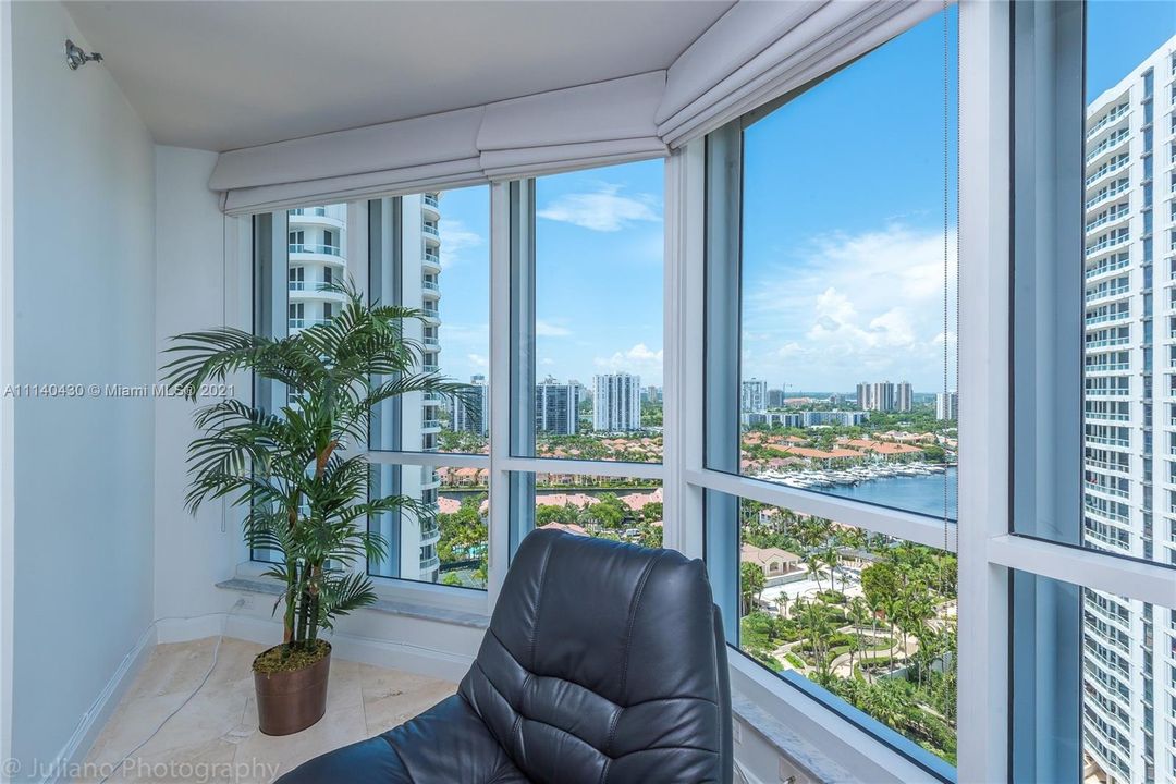 Recently Sold: $725,000 (3 beds, 2 baths, 2190 Square Feet)