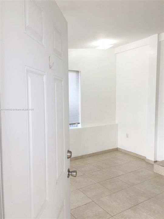 Недавно арендовано: $1,300 (1 спален, 1 ванн, 2558 Квадратных фут)