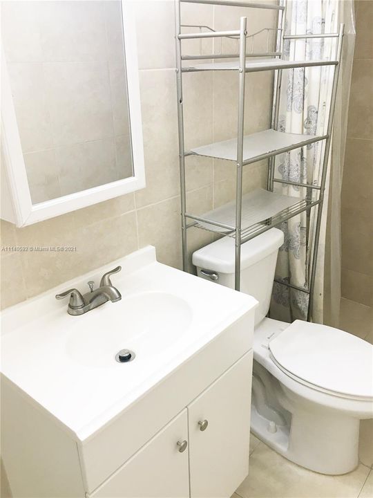 Недавно арендовано: $1,300 (1 спален, 1 ванн, 2558 Квадратных фут)