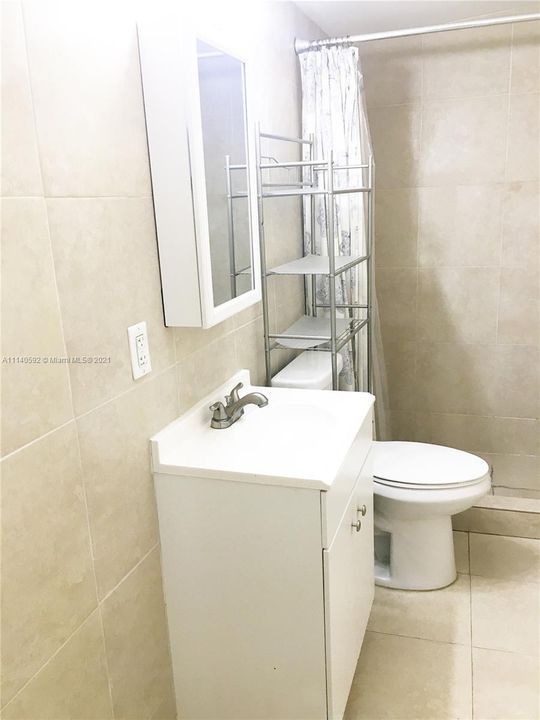 Недавно арендовано: $1,300 (1 спален, 1 ванн, 2558 Квадратных фут)