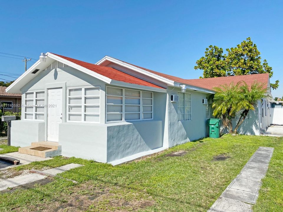 Недавно арендовано: $1,300 (1 спален, 1 ванн, 2558 Квадратных фут)