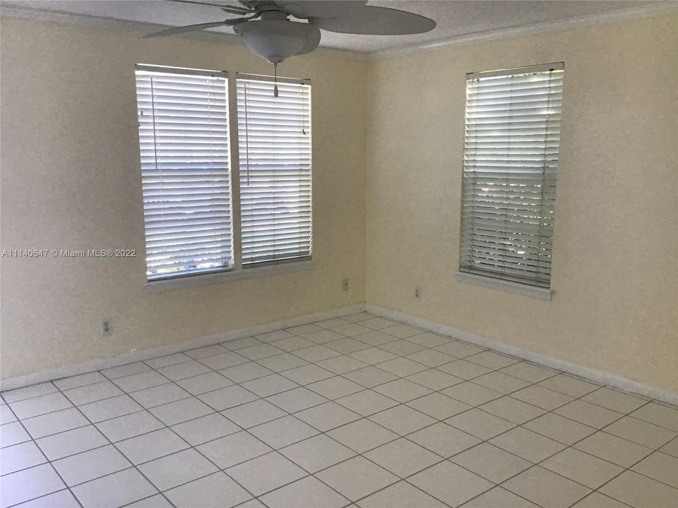 Recently Sold: $250,000 (2 beds, 2 baths, 1058 Square Feet)