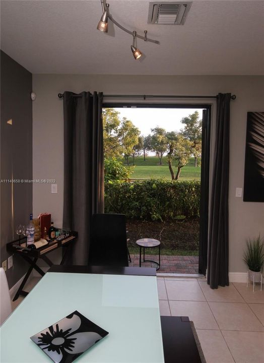 Recently Sold: $380,000 (3 beds, 2 baths, 1784 Square Feet)