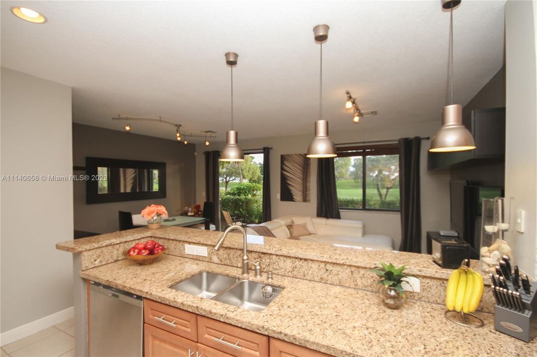 Recently Sold: $380,000 (3 beds, 2 baths, 1784 Square Feet)