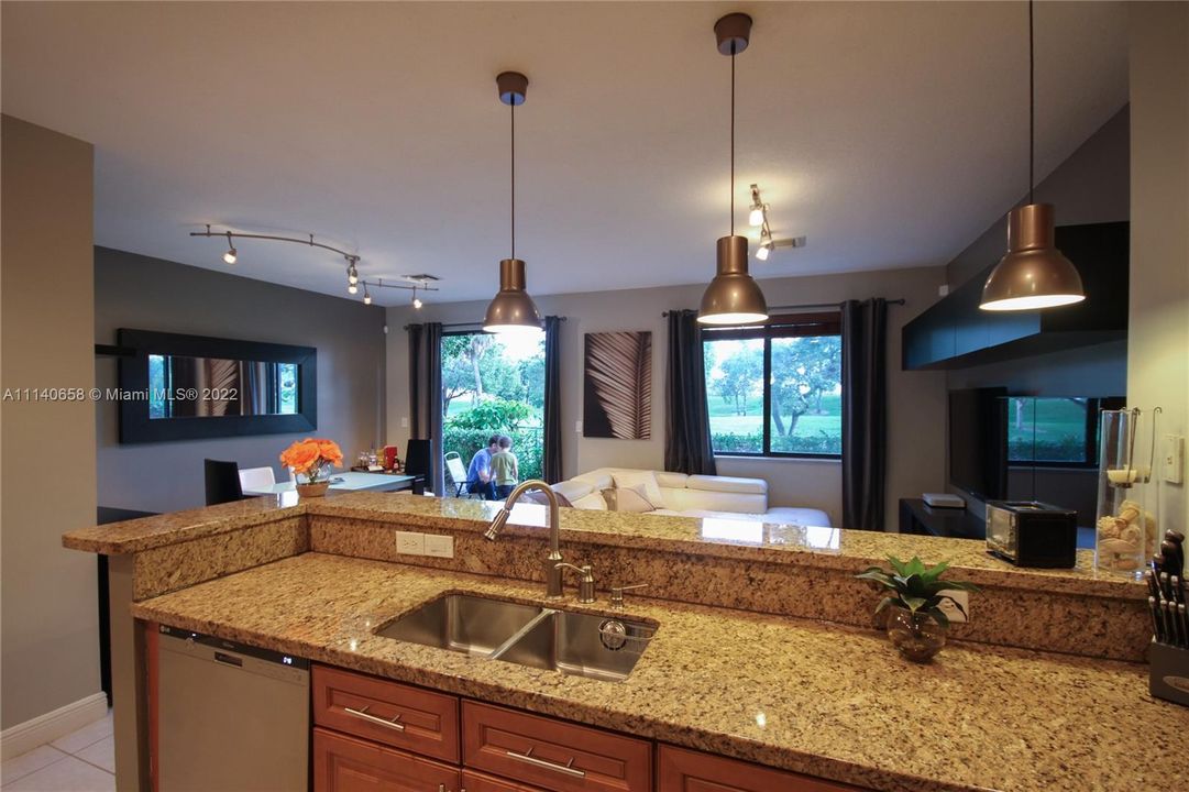 Recently Sold: $380,000 (3 beds, 2 baths, 1784 Square Feet)