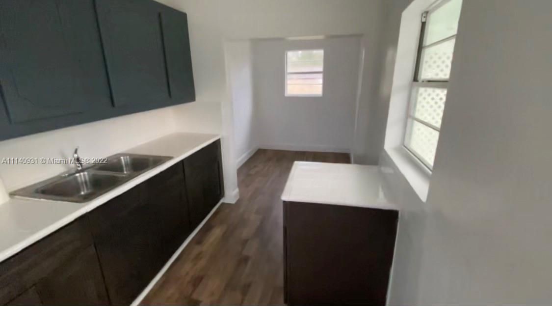 Recently Rented: $950 (2 beds, 1 baths, 651 Square Feet)