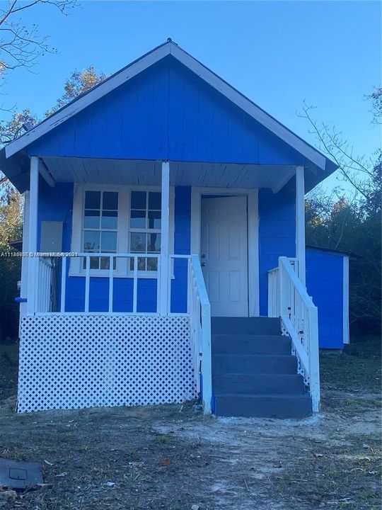 Recently Rented: $950 (2 beds, 1 baths, 884 Square Feet)