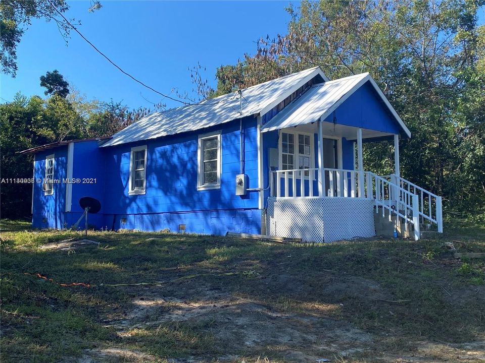 Recently Rented: $950 (2 beds, 1 baths, 884 Square Feet)